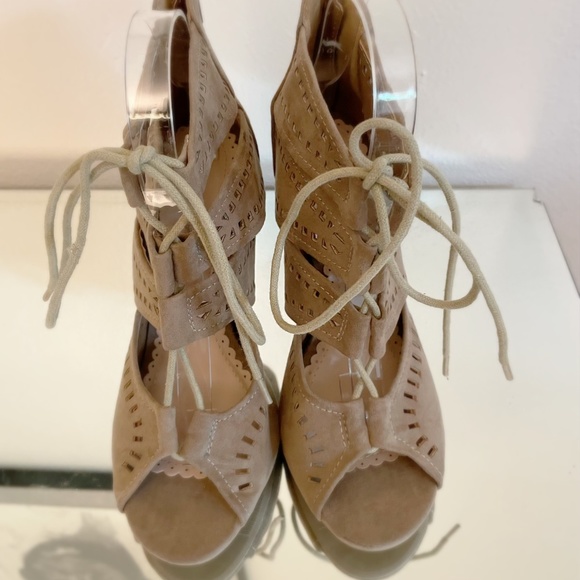 Wild Diva - Peep Toe Lace Up Heel/Sandal - Picture 7 of 7